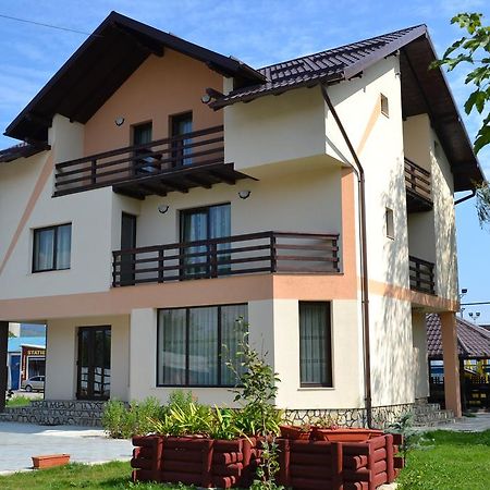 Casa Arinis Hotel Gura Humorului Exterior photo