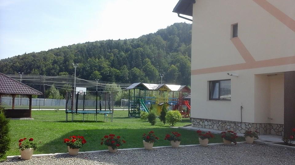Casa Arinis Hotel Gura Humorului Exterior photo