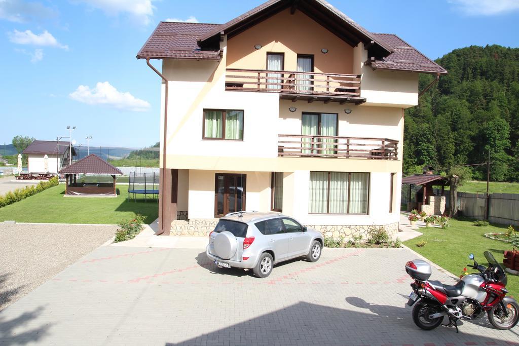 Casa Arinis Hotel Gura Humorului Exterior photo